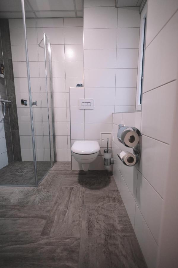 Gasthof Und Hotel Roter Hirsch Claußnitz Εξωτερικό φωτογραφία