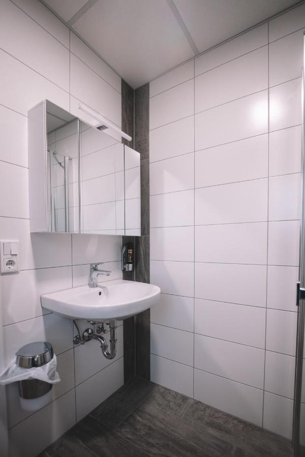 Gasthof Und Hotel Roter Hirsch Claußnitz Εξωτερικό φωτογραφία