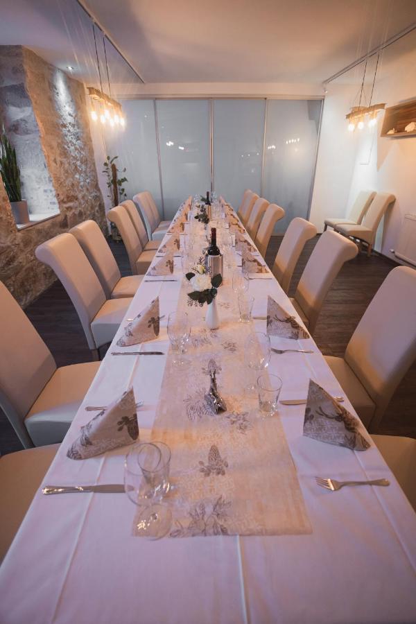 Gasthof Und Hotel Roter Hirsch Claußnitz Εξωτερικό φωτογραφία