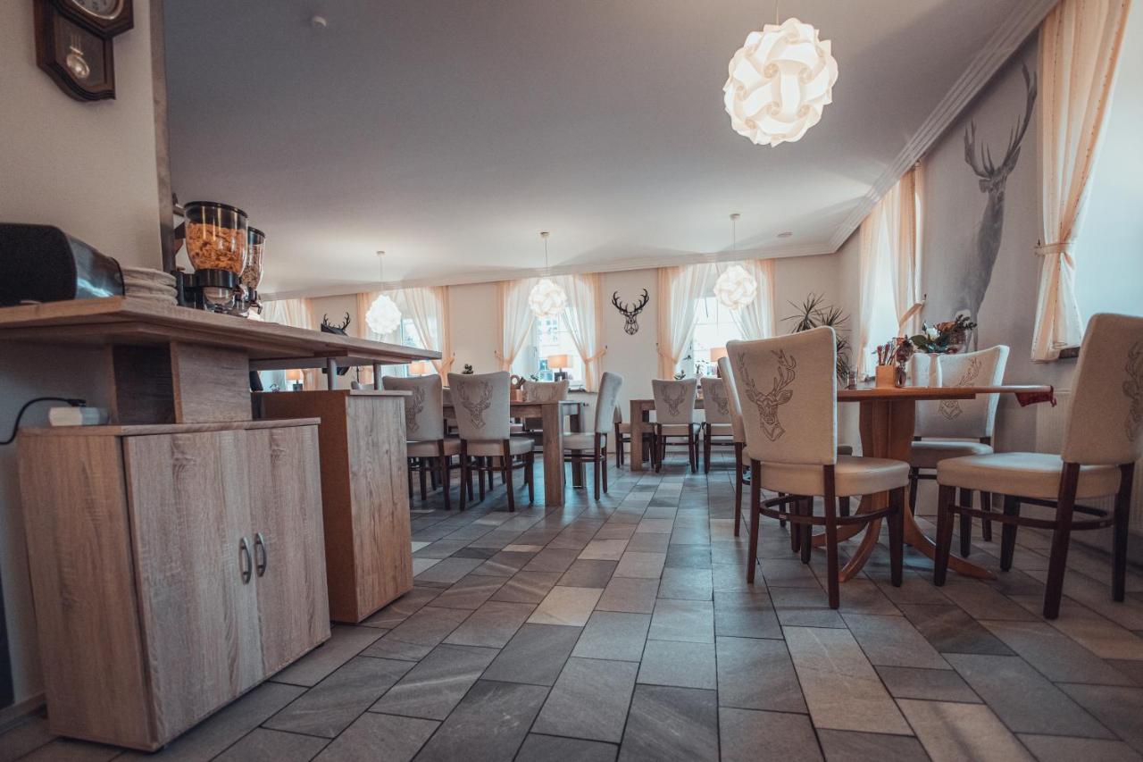 Gasthof Und Hotel Roter Hirsch Claußnitz Εξωτερικό φωτογραφία