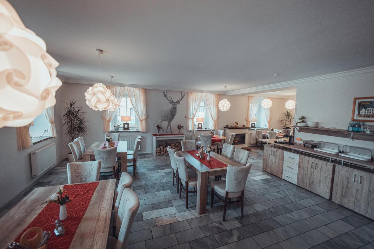 Gasthof Und Hotel Roter Hirsch Claußnitz Εξωτερικό φωτογραφία