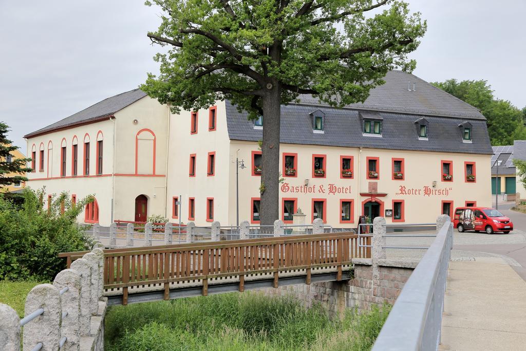 Gasthof Und Hotel Roter Hirsch Claußnitz Εξωτερικό φωτογραφία